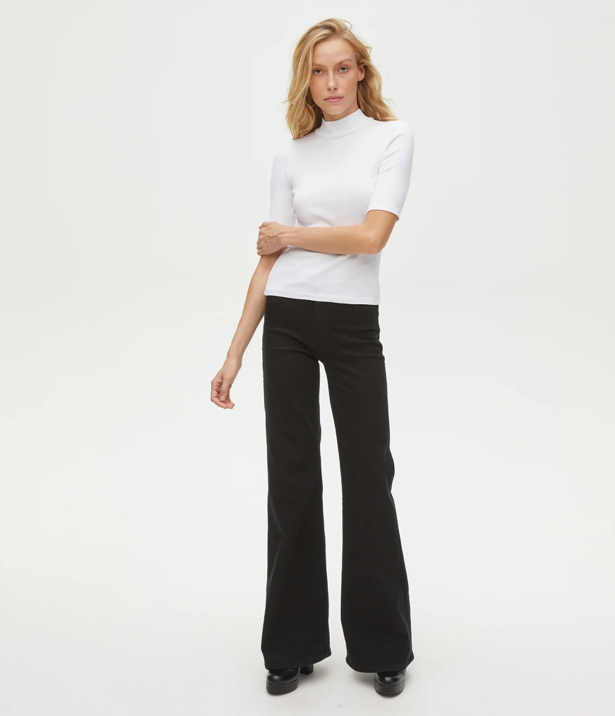 Helena tee