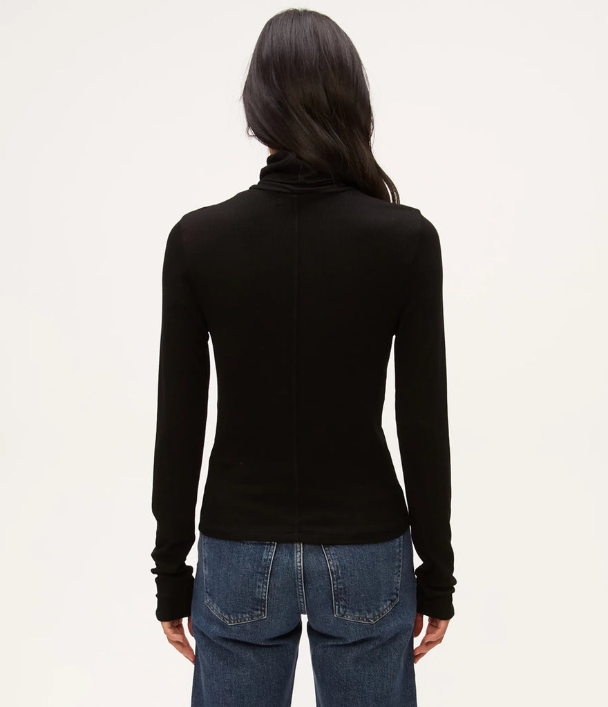 TARA CROP TURTLENECK / BLACK